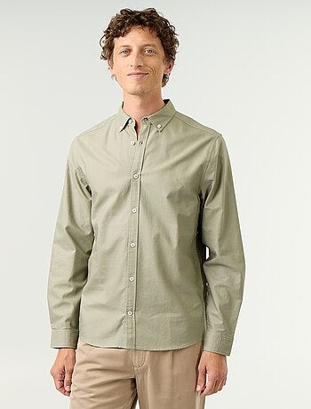 Camisa oxford com abertura abotoada