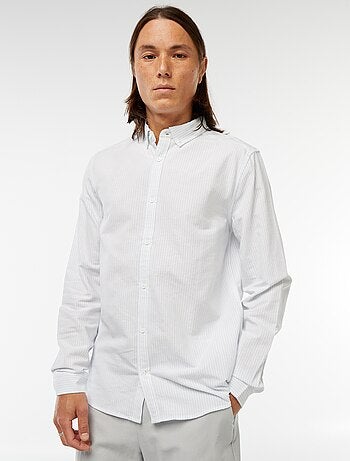 Camisa Oxford com motivo às riscas