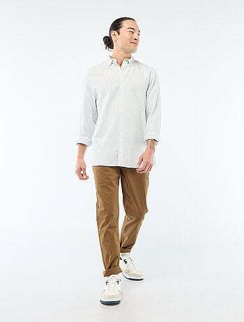 Camisa Oxford com motivo às riscas