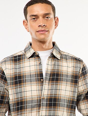 Camisa regular aos quadrados