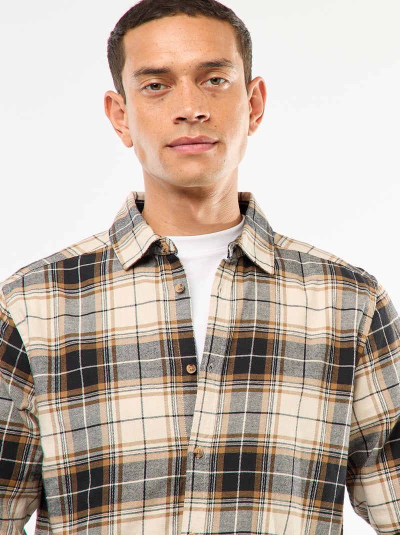 Camisa regular aos quadrados Bege - Kiabi