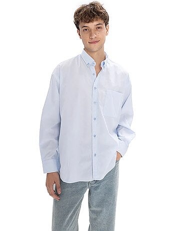 Camisa regular fit com colarinho abotoado e bolso giesto