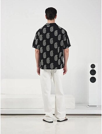Camisa regular fit com estampado paisley e fecho de botões giesto