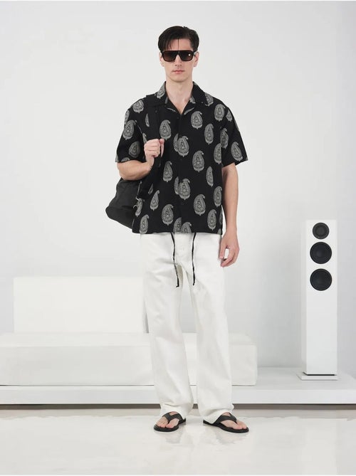Camisa regular fit com estampado paisley e fecho de botões giesto - Kiabi