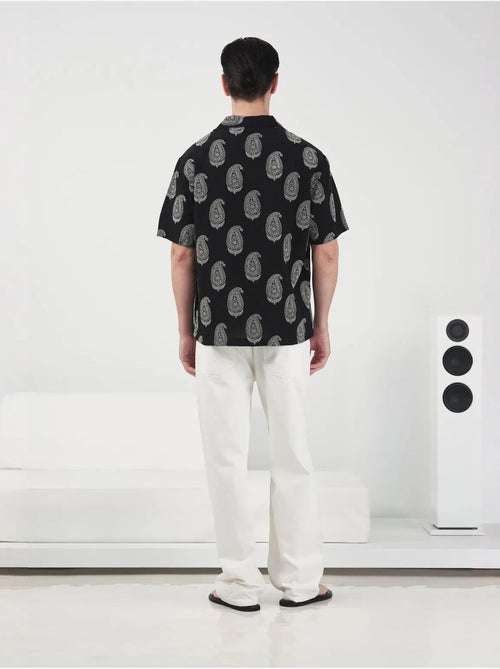 Camisa regular fit com estampado paisley e fecho de botões giesto - Kiabi