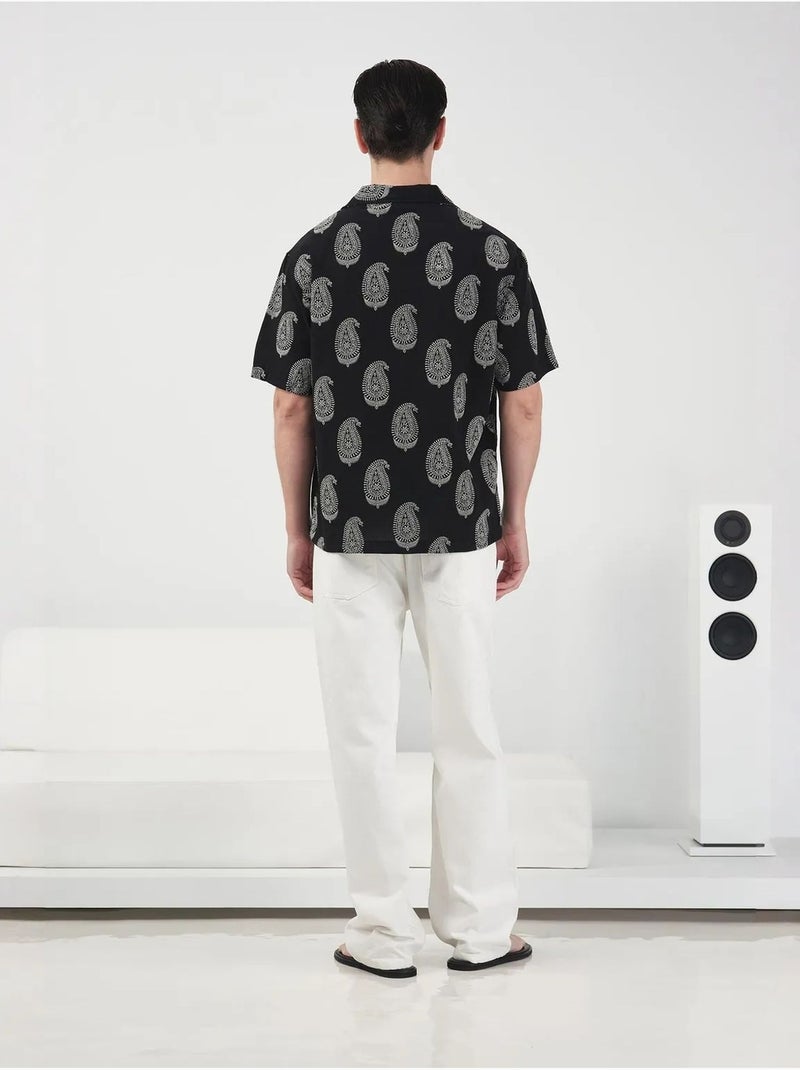 Camisa regular fit com estampado paisley e fecho de botões giesto Preto - Kiabi