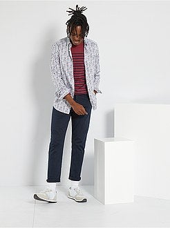 Camisa slim com flores - Kiabi