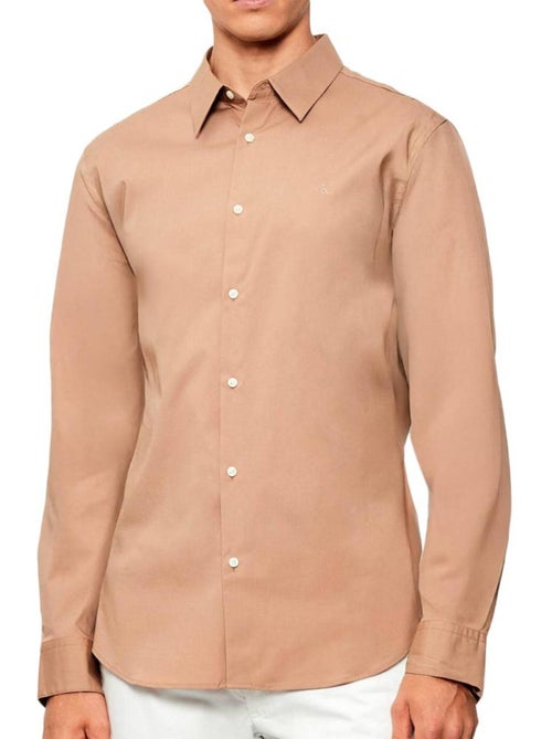 Camisa Sólida Camel Calvin Klein Jeans para Homem - Kiabi Camisa Sólida Camel Calvin Klein Jeans para Homem - Kiabi