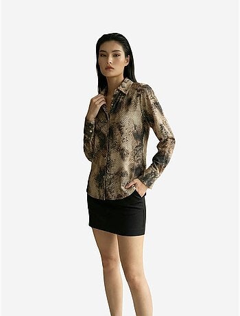 Camisa tecida em cetim com estampado de cobra my fashion