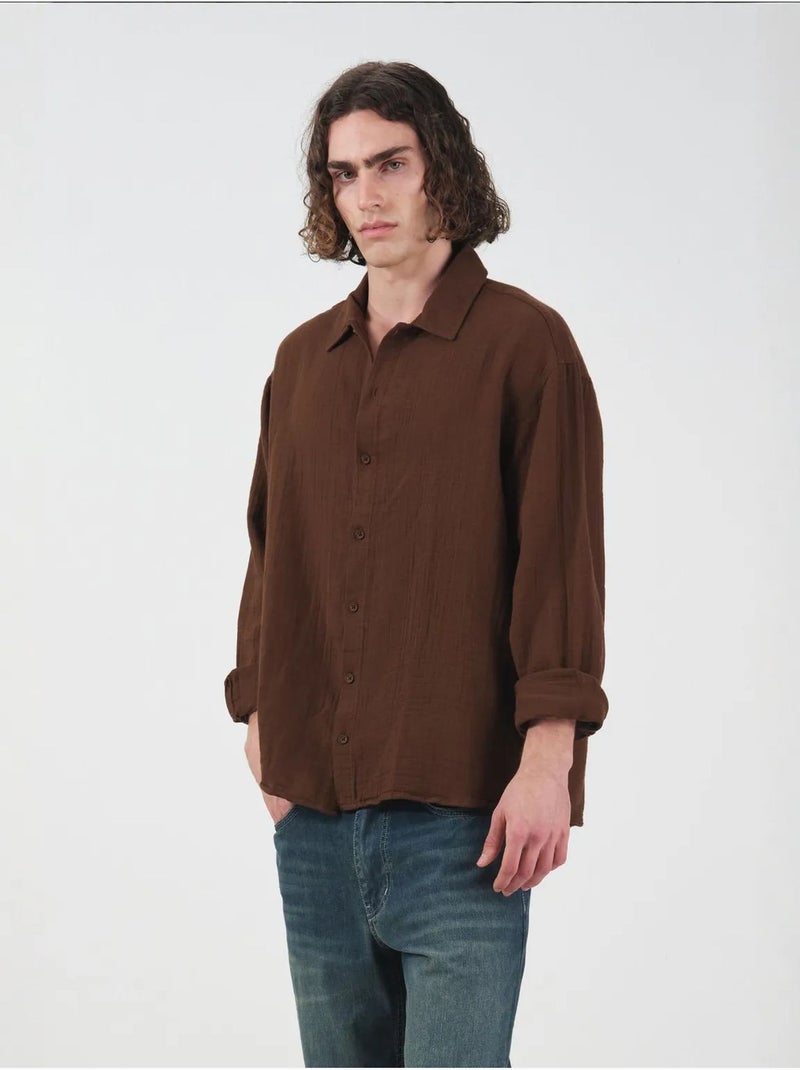 Camisa texturada em tecido de manga comprida com botões giesto Castanho - Kiabi