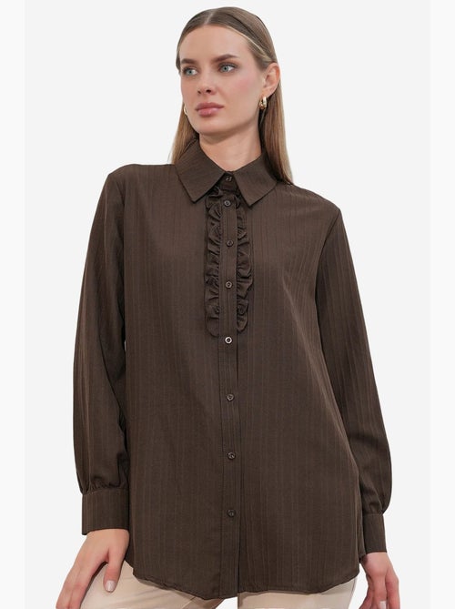 Camisa texturizada com detalhes de folhos bdart - Kiabi Camisa texturizada com detalhes de folhos bdart - Kiabi