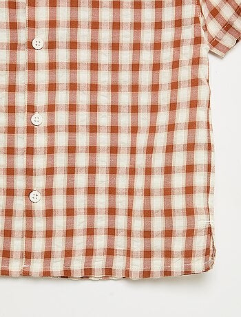 Camisa xadrez e de manga curta