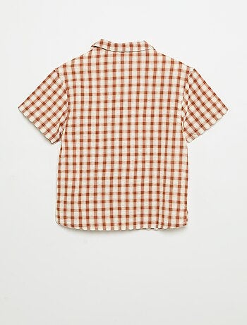 Camisa xadrez e de manga curta