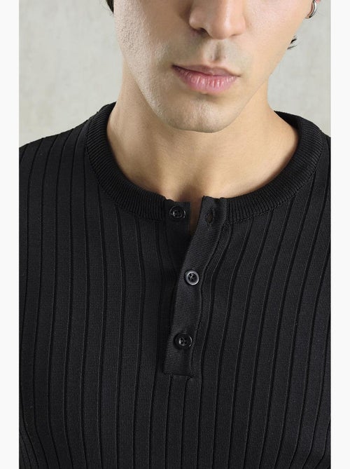 Camiseta gola redonda manga comprida canelada com botões giesto - Kiabi Camiseta gola redonda manga comprida canelada com botões giesto - Kiabi