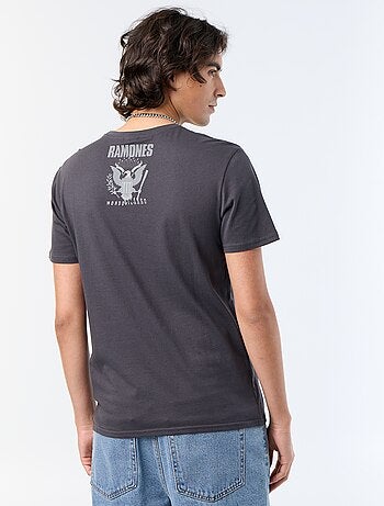 Camiseta 'Ramones' de manga curta
