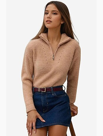 Camisola básica de malha com gola de fecho hiccup
