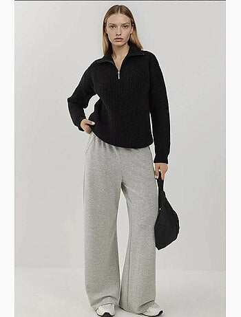 Camisola básica de malha com gola de fecho hiccup