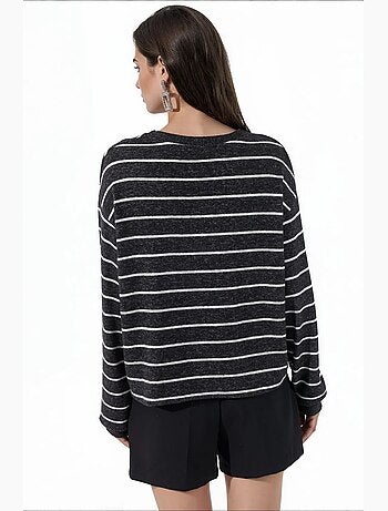 Camisola canelada às riscas com gola redonda busem