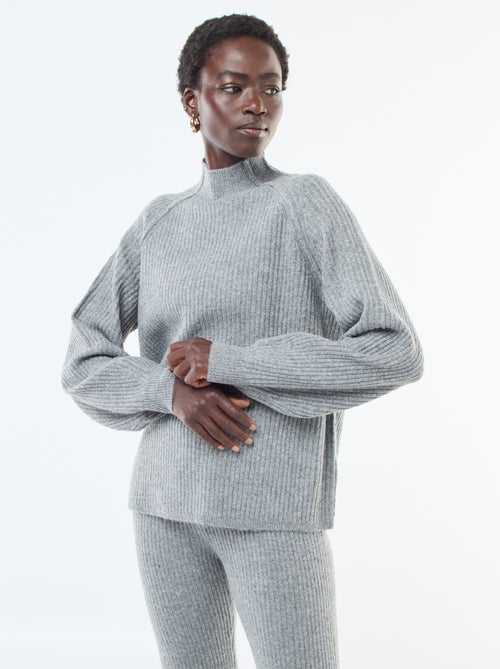 Camisola canelada de mangas compridas e gola alta - Kiabi