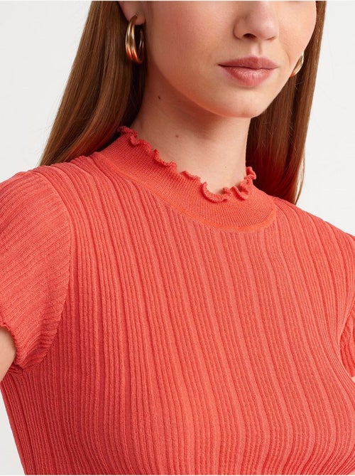 Camisola canelada slim fit com meia gola alta dilvin - Kiabi Camisola canelada slim fit com meia gola alta dilvin - Kiabi