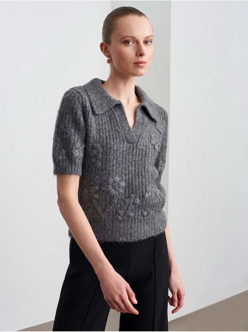 Camisola canelada texturizada com gola polo Cinza antracite - Kiabi