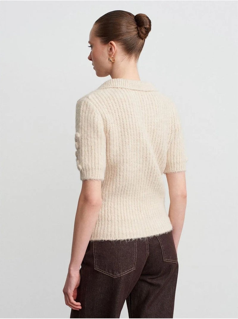 Camisola canelada texturizada com gola polo dilvin Creme - Kiabi
