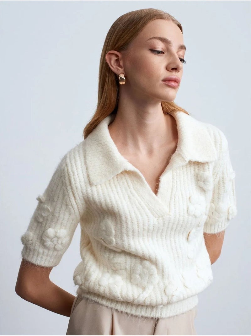 Camisola canelada texturizada com gola polo dilvin Marfim - Kiabi