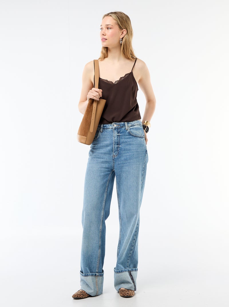 Camisola com alças finas ajustáveis e gola em renda Castanho - Kiabi