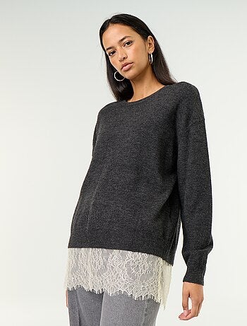 Camisola com aplicação de renda