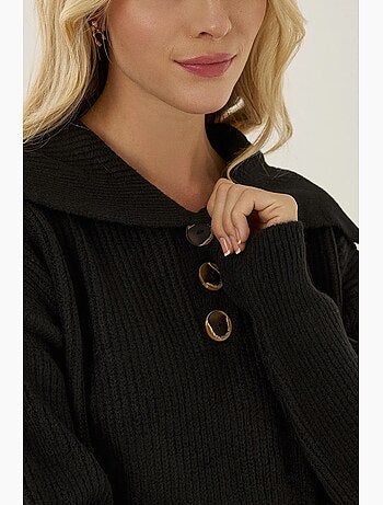 Camisola com botões e gola xaile