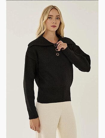 Camisola com botões e gola xaile