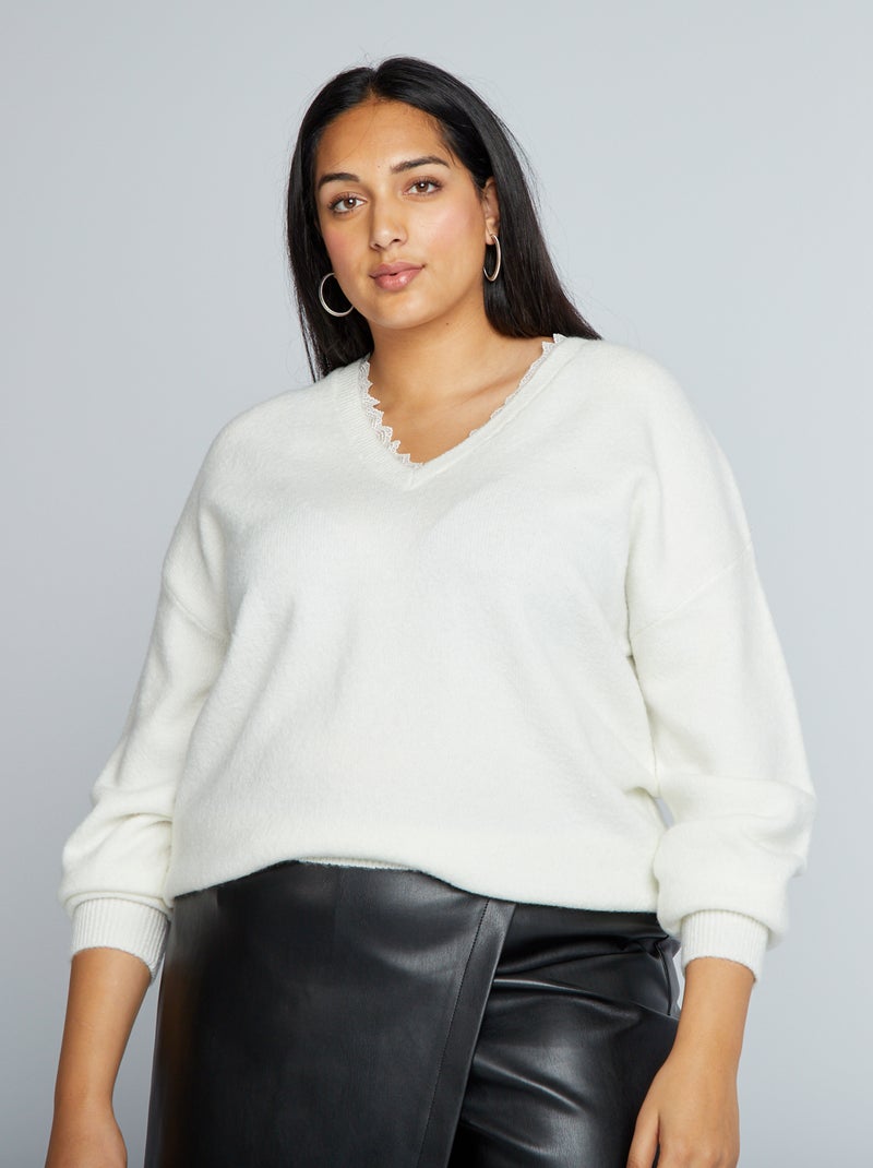 Camisola em Lã com Decote em Bico
