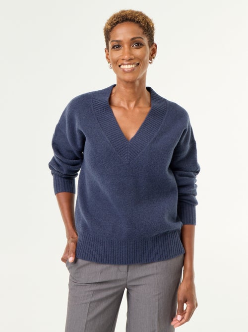Camisola com decote em V grande em malha canelada - Kiabi Camisola com decote em V grande em malha canelada - Kiabi