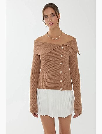 Camisola com detalhe de botão e ombro de fora hiccup