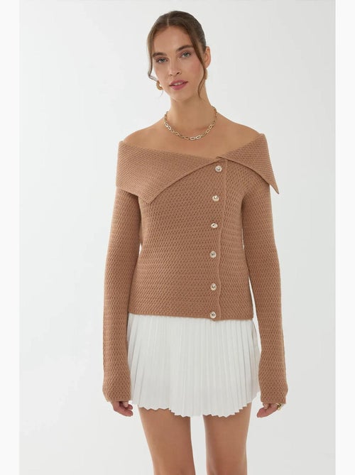 Camisola com detalhe de botão e ombro de fora hiccup - Kiabi Camisola com detalhe de botão e ombro de fora hiccup - Kiabi