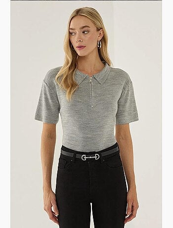 Camisola com fecho e gola polo