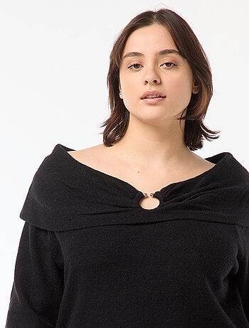 Camisola com gola bardot e pormenor frontal
