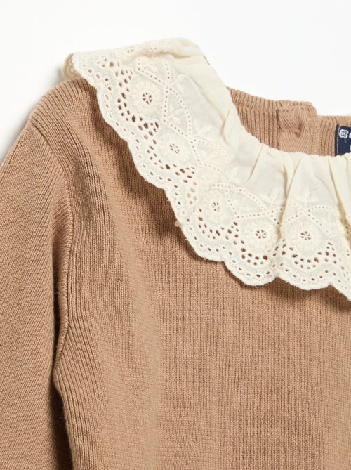 Camisola com gola fantasia em bordado inglês - Kiabi