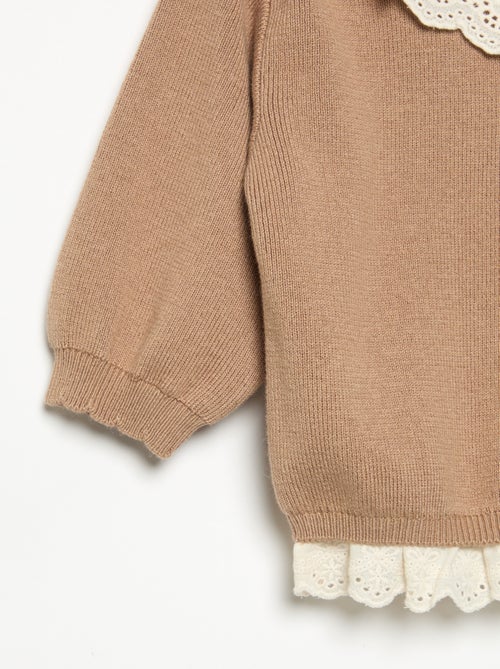 Camisola com gola fantasia em bordado inglês - Kiabi