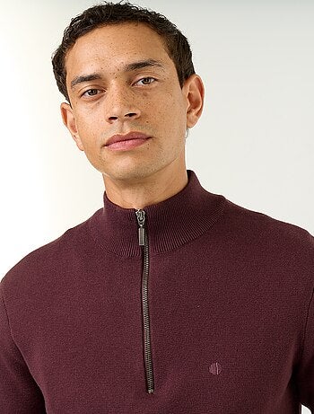 Camisola com gola subida e fecho