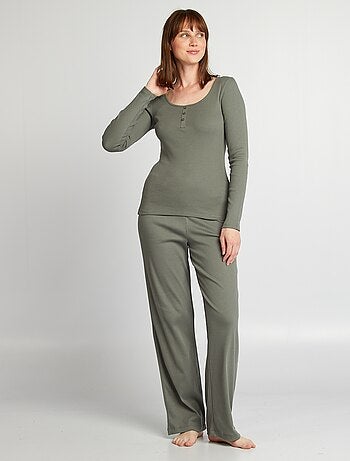 Camisola com nervuras e gola tunisina