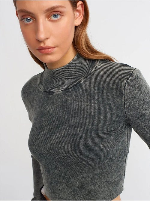 Camisola curta canelada de mulher com meia gola alta dilvin - Kiabi Camisola curta canelada de mulher com meia gola alta dilvin - Kiabi