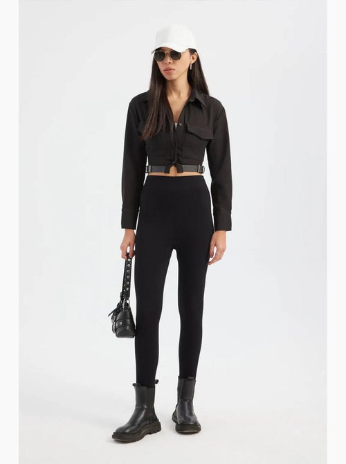 Camisola curta com bolso e gola alta e detalhe de cinto hiccup - Kiabi Camisola curta com bolso e gola alta e detalhe de cinto hiccup - Kiabi
