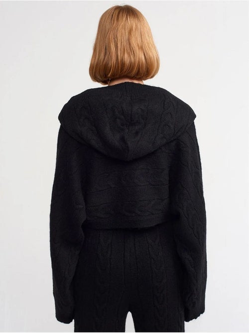 Camisola curta oversized de malha com tranças e capuz - Kiabi Camisola curta oversized de malha com tranças e capuz - Kiabi