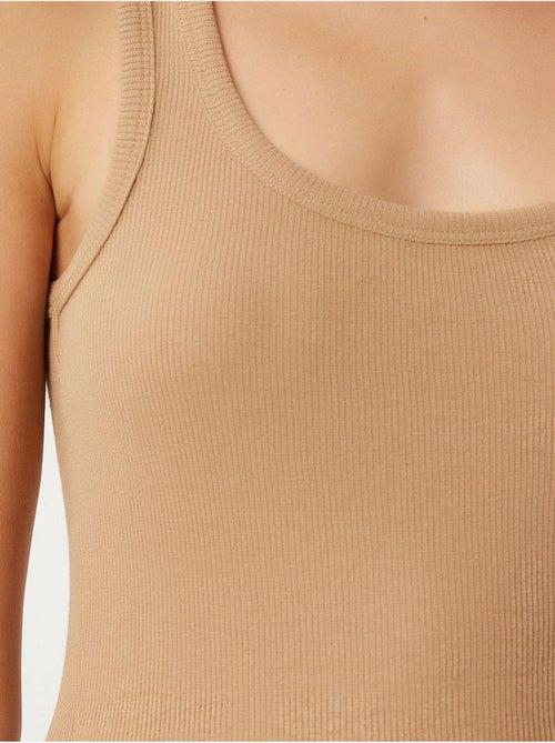 Camisola de alças ajustada em algodão com decote em u istanbul - Kiabi Camisola de alças ajustada em algodão com decote em u istanbul - Kiabi