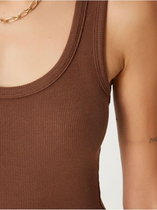 Camisola de alças ajustada em malha com decote em u, pack de 2 istanbul - Kiabi Camisola de alças ajustada em malha com decote em u, pack de 2 istanbul - Kiabi