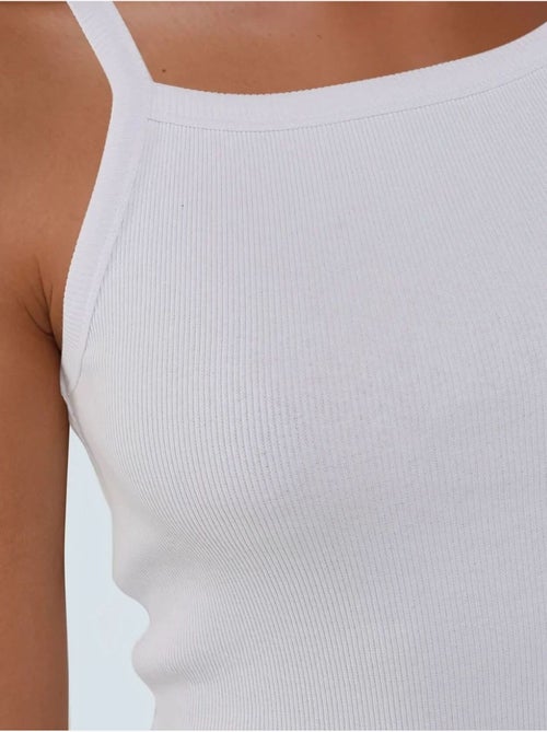 Camisola de alças básica ajustada com decote halter hiccup - Kiabi Camisola de alças básica ajustada com decote halter hiccup - Kiabi