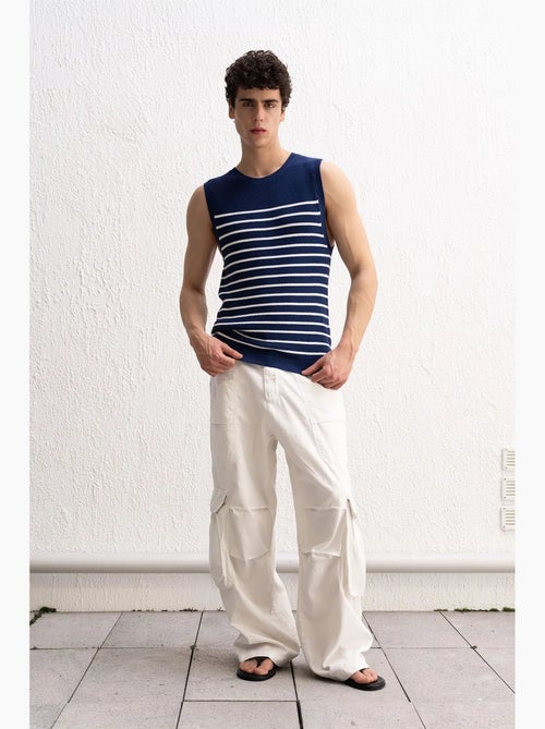 Camisola de alças gola redonda ajustada às riscas giesto - Kiabi Camisola de alças gola redonda ajustada às riscas giesto - Kiabi