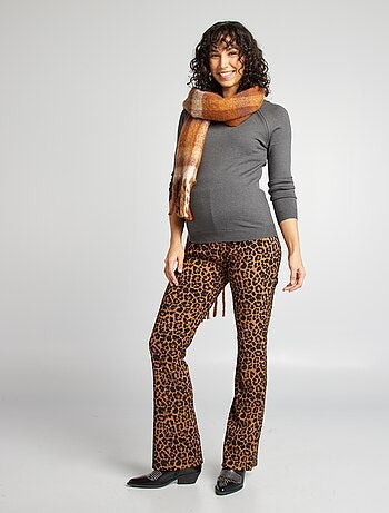 Camisola de amamentação com abertura com fecho