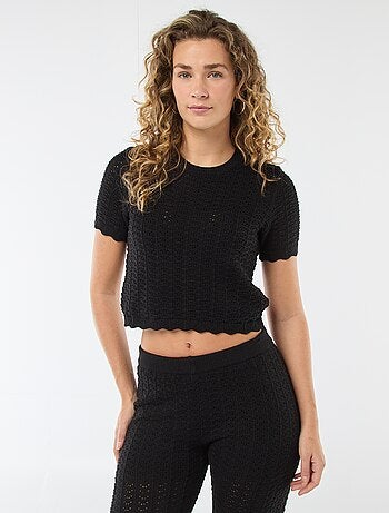 Camisola de croché com mangas curtas
